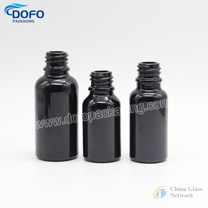 Glass dropper bottles for essential oils