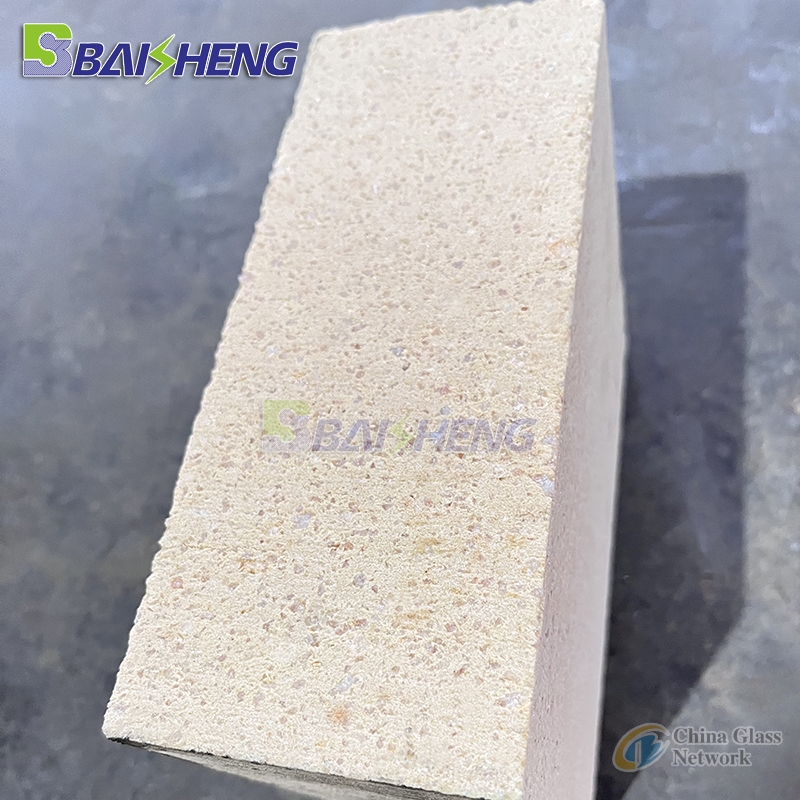 Mullite brick for glass melting furnace