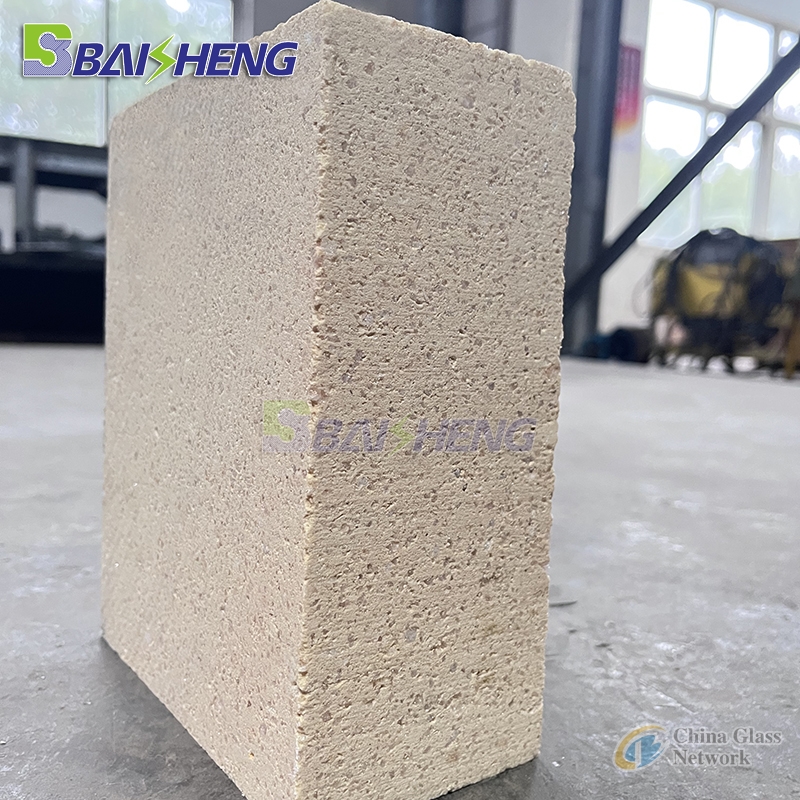 Mullite brick for glass melting furnace