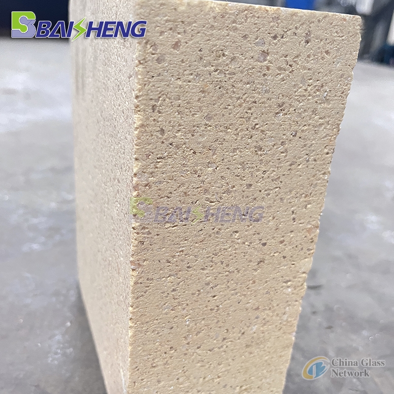 Mullite brick for glass melting furnace