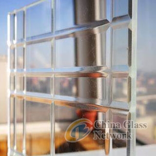 Customized good quality ultra clear pattern glass 4mm flute corrugated pattern glass