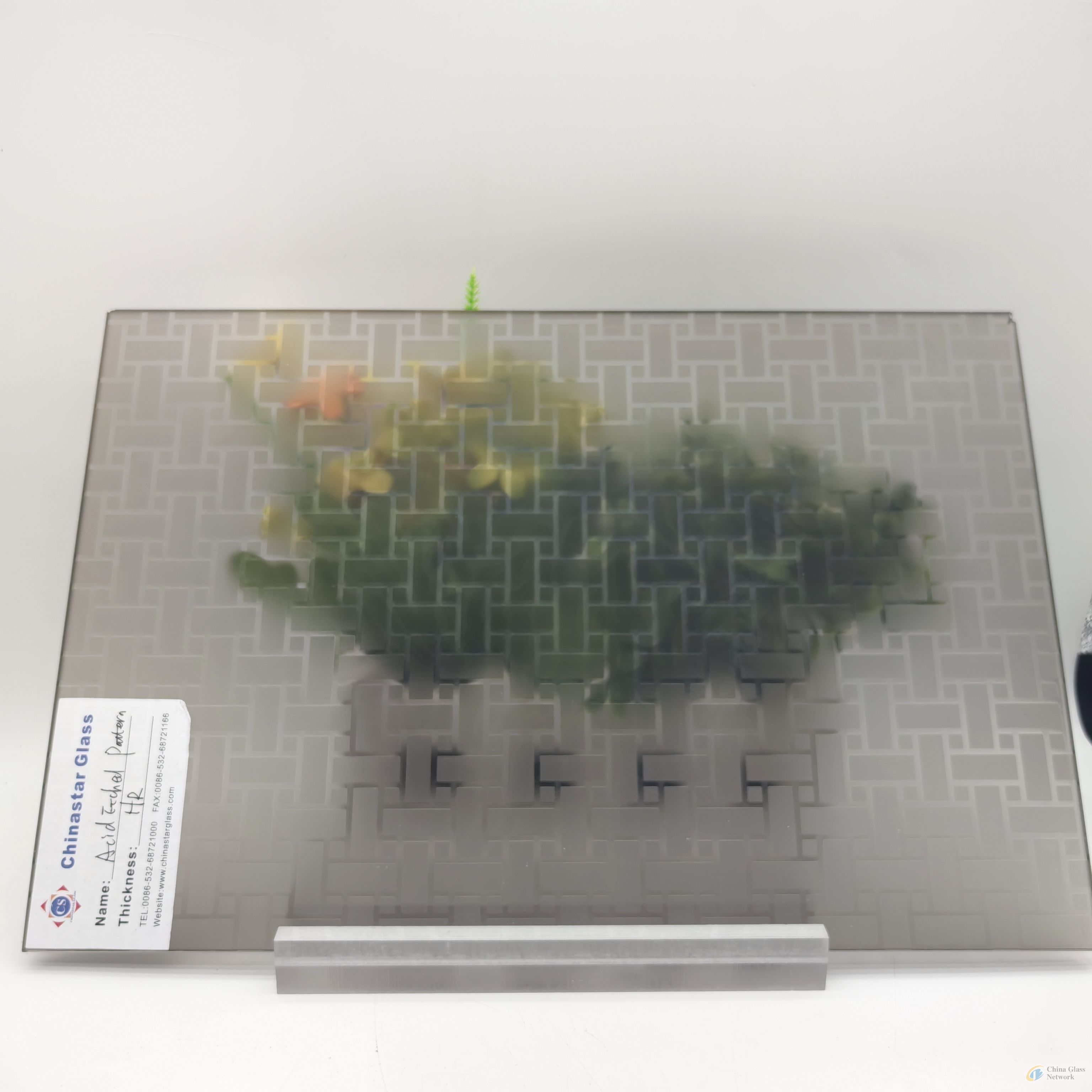 3.5/4/5/5.5/6/8/10/12mm Bronze Acid Etched Patterned Glass for Hotel Decoration/Cabinet
